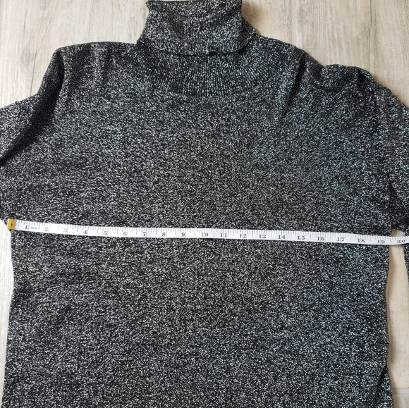 HILLARY PAIGE Black Turtleneck Pullover - Picture 3 of 5